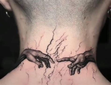 tatuaje manos tocandose|Tatuajes en los dedos de las manos